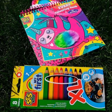 Книжка-розмальовка ПУХНАСТИКИ (15 аркушів для розфарбовування, 40 стикерів із блискітками) Ses Creative 0112S