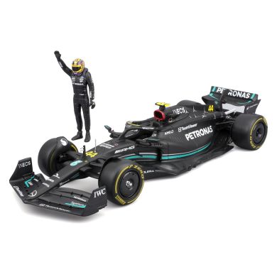 Автомодель з фігуркою - Mercedes-AMG F1 W14 E Performance (1:24)