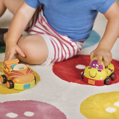 Ігровий набір Забавний автопарк (4 гумові машинки-брязкальця, квадр упак ) Battat BX1995Z