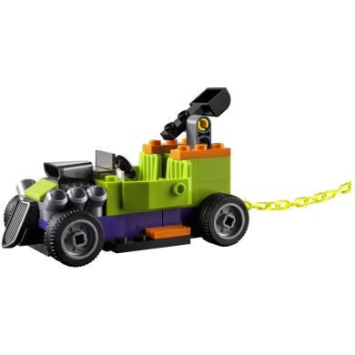 Конструктор LEGO Super Heroes Бэтмен против Джокера: погоня на Бэтмобиле 136 деталей 76180