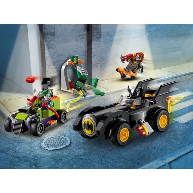 Конструктор LEGO Super Heroes Бэтмен против Джокера: погоня на Бэтмобиле 136 деталей 76180