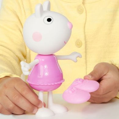 Игровой набор PEPPA FIGURINES серии Модное приключение ОДЕЖДЫ СЮЗИ G0330