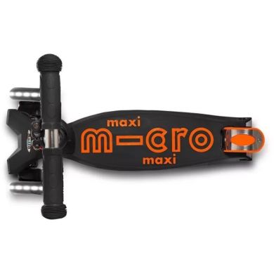 Самокат MICRO серии Maxi Deluxe LED ЧЕРНО-ОРАЖЕННЫЙ (до 50 kg, трехколесный, свет) MMD143