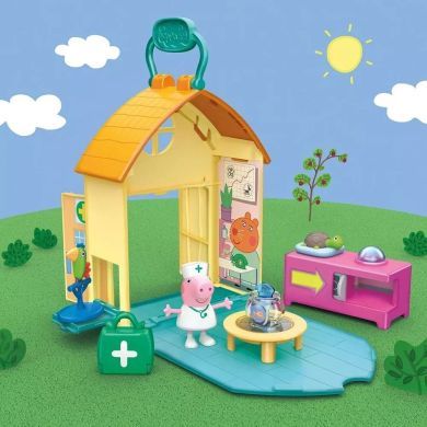 Фигурка Peppa серии Веселые друзья Пепа со скейтбордом F3758