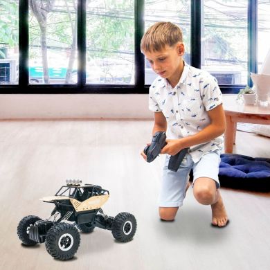 Автомобиль Sulong Toys Off-Road Crawler Force Золотой 1:14 SL-122RHG