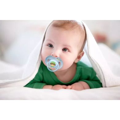 Силиконовая пустышка Philips Avent Classic 0-6 мес. 2 шт. в ассортименте SCF169/43, Разноцветный