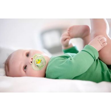Силиконовая пустышка Philips Avent Classic 0-6 мес. 2 шт. в ассортименте SCF169/43, Разноцветный