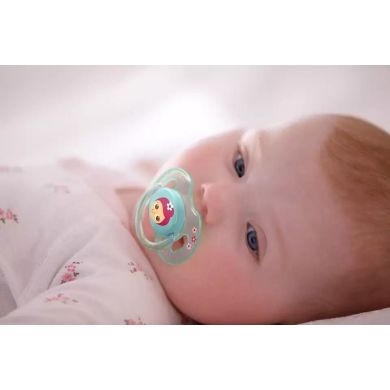 Силиконовая пустышка Philips Avent Classic 0-6 мес. 2 шт. в ассортименте SCF169/43, Разноцветный