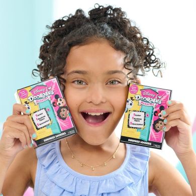 Ігровий набір DISNEY DOORABLES серії Academy ШАФКА З СЮРПРИЗОМ (фігурка, аксесуари) 44722K