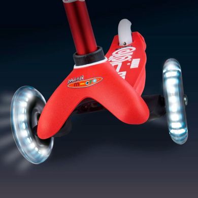 Самокат Micro серии Mini Deluxe Красный (до 50 кг, трехколесный, LED) Micro MMD052
