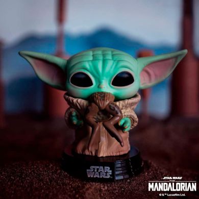 Игровая фигурка Funko Pop! серии «Мандалорець» Малыш с лягушкой 49932