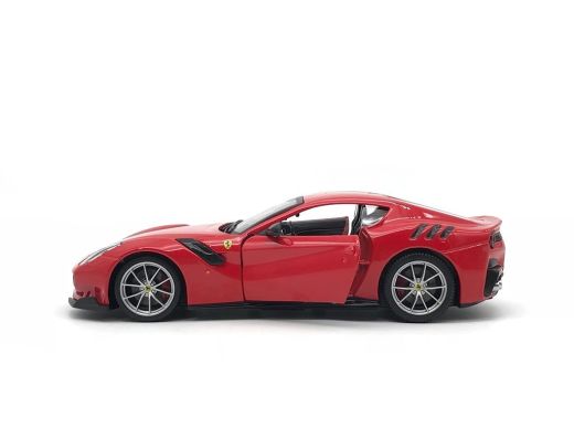 Автомодель Ferrari F12TDF Bburago 1:24 в ассортименте 18-26021