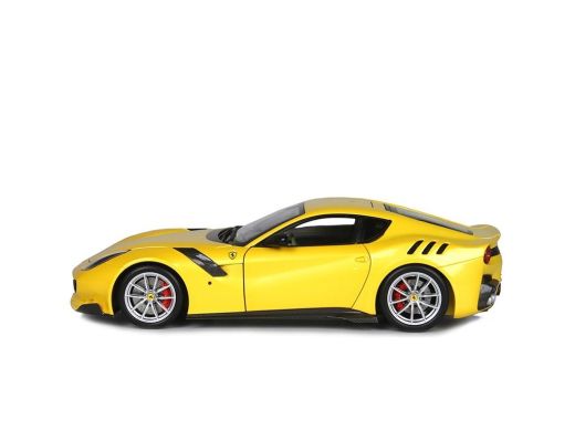 Автомодель Ferrari F12TDF Bburago 1:24 в ассортименте 18-26021
