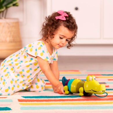 Игрушка-каталка Battat Крокодил Щелк-клаус BX1674Z, Зелёный